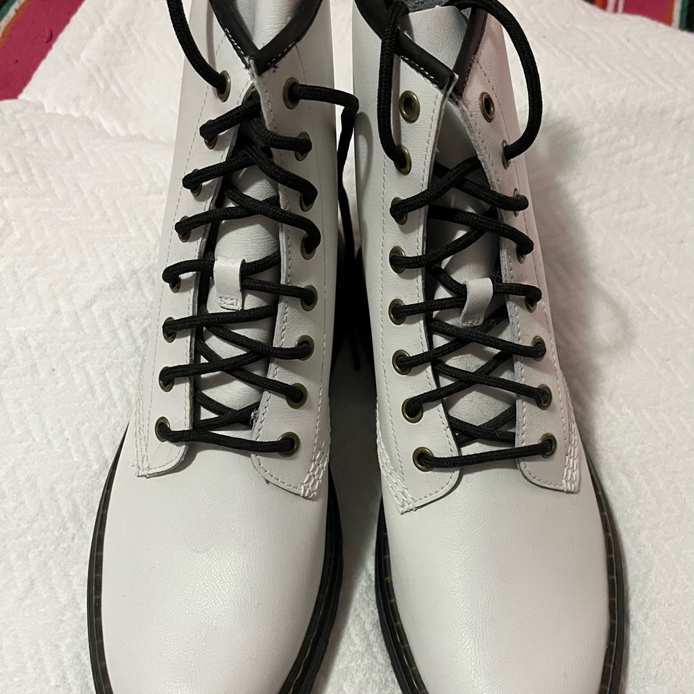 Doc Dr Martins white leather